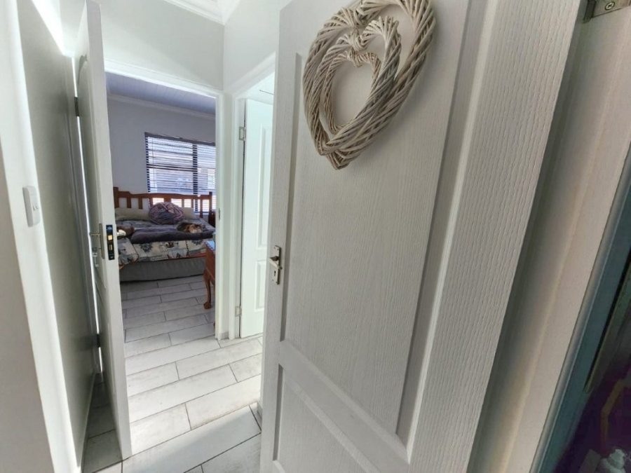 2 Bedroom Property for Sale in Dana Bay Western Cape